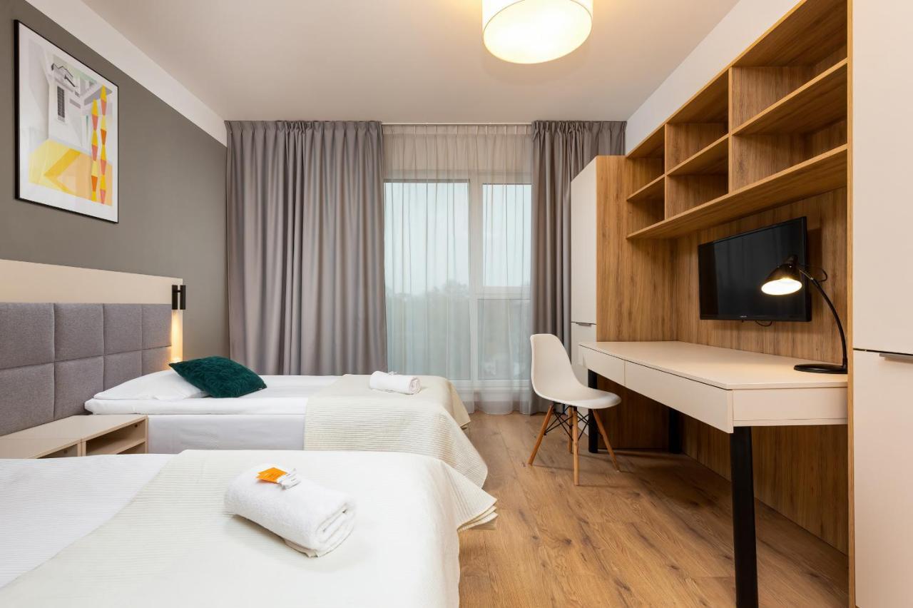 Wolska Residence Apartments With Parking By Noclegi Renters Варшава Экстерьер фото